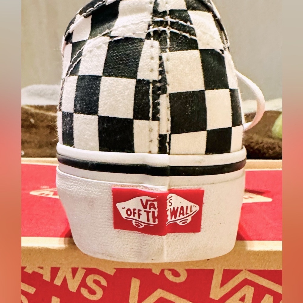 Vans Checkerboard Platform Women’s 8.5 / Men’s 7 US sizes - like new